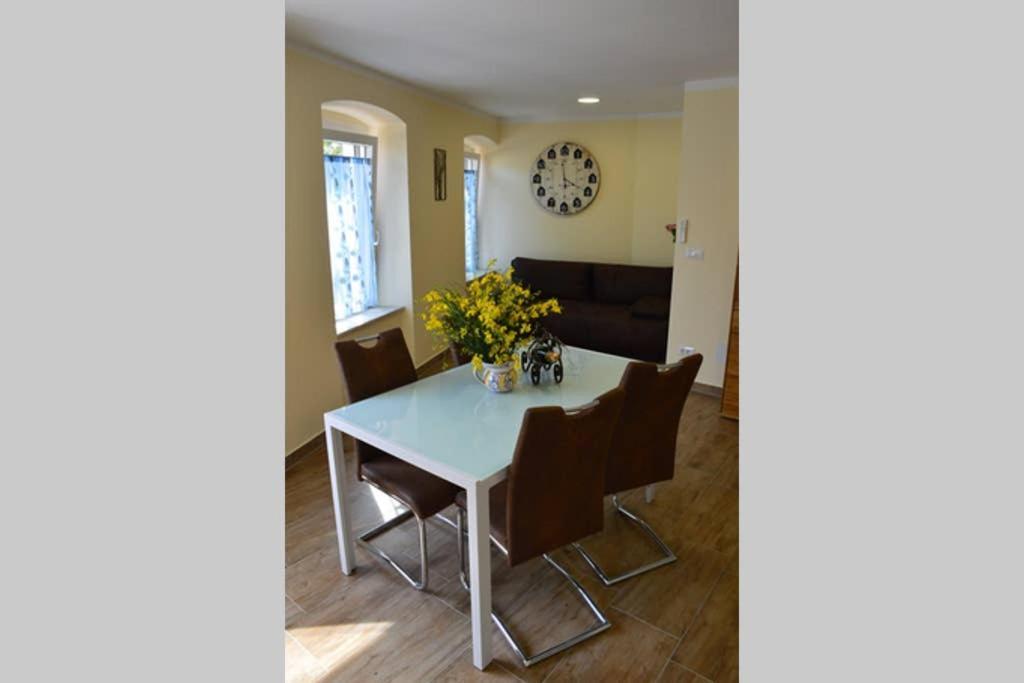 ורסאר Old Town Apartment Popovic מראה חיצוני תמונה
