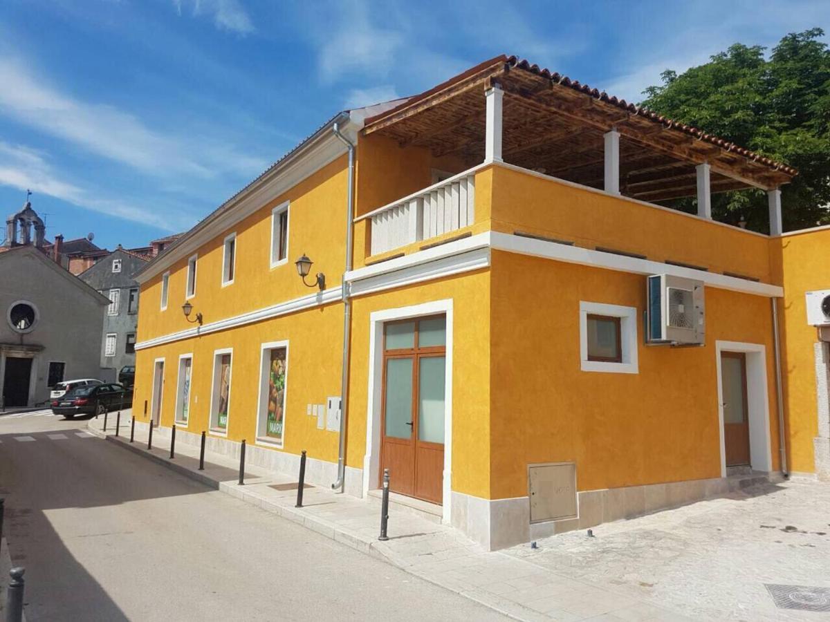 ורסאר Old Town Apartment Popovic מראה חיצוני תמונה