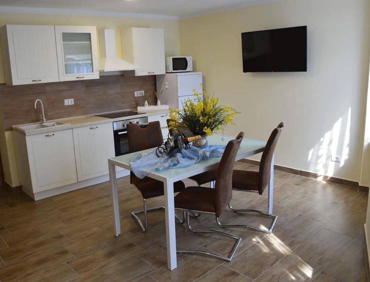 ורסאר Old Town Apartment Popovic מראה חיצוני תמונה