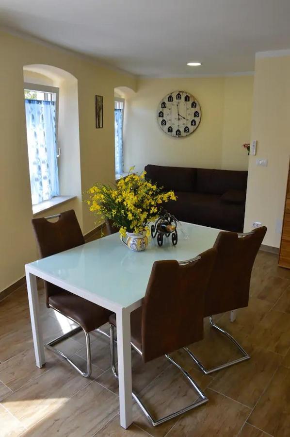 ורסאר Old Town Apartment Popovic מראה חיצוני תמונה