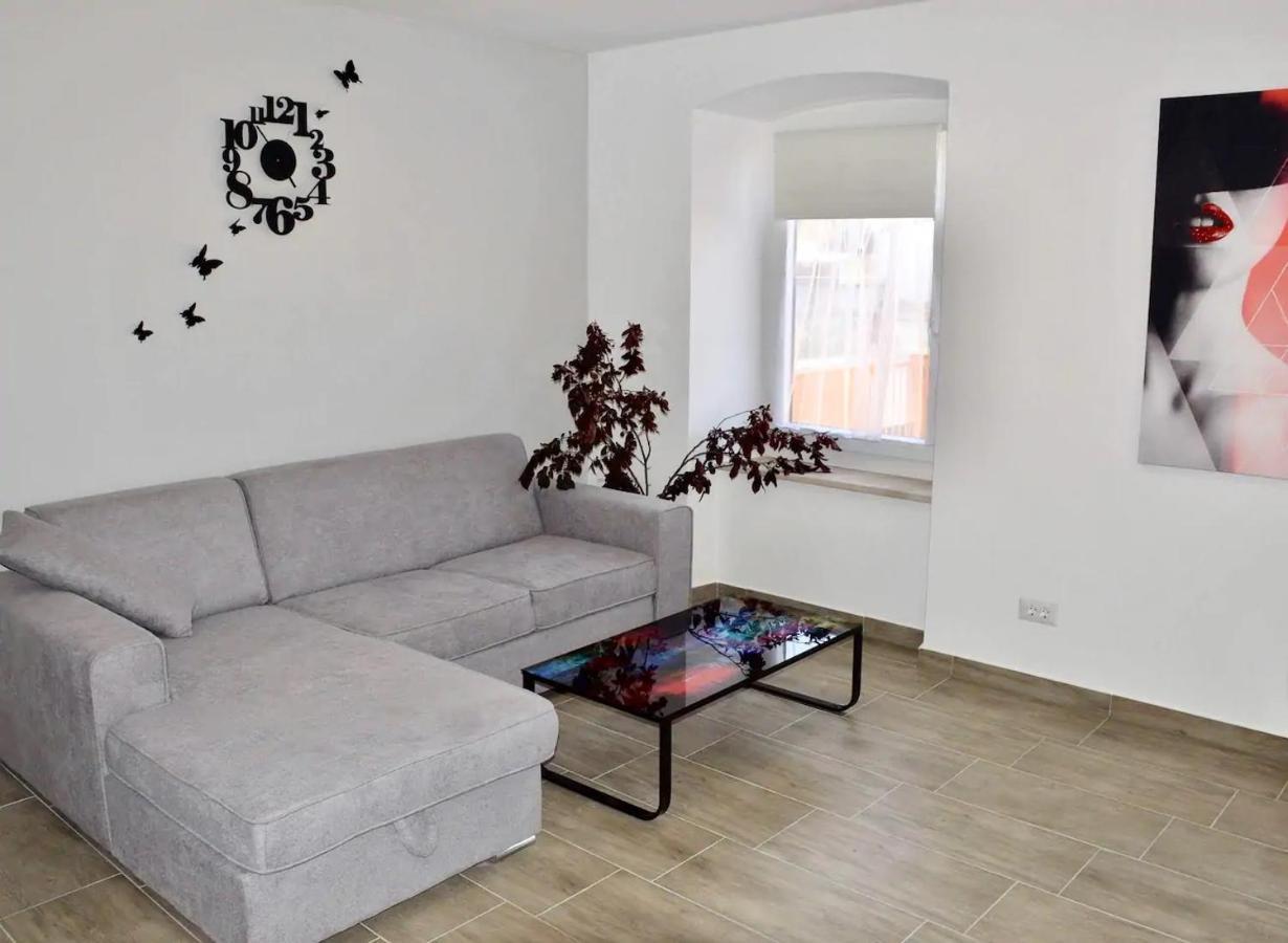 ורסאר Old Town Apartment Popovic מראה חיצוני תמונה