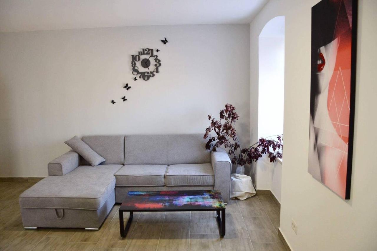 ורסאר Old Town Apartment Popovic מראה חיצוני תמונה