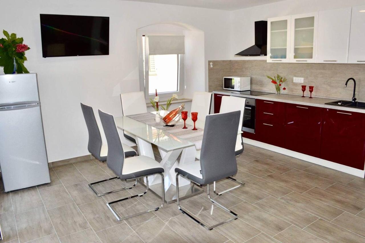 ורסאר Old Town Apartment Popovic מראה חיצוני תמונה