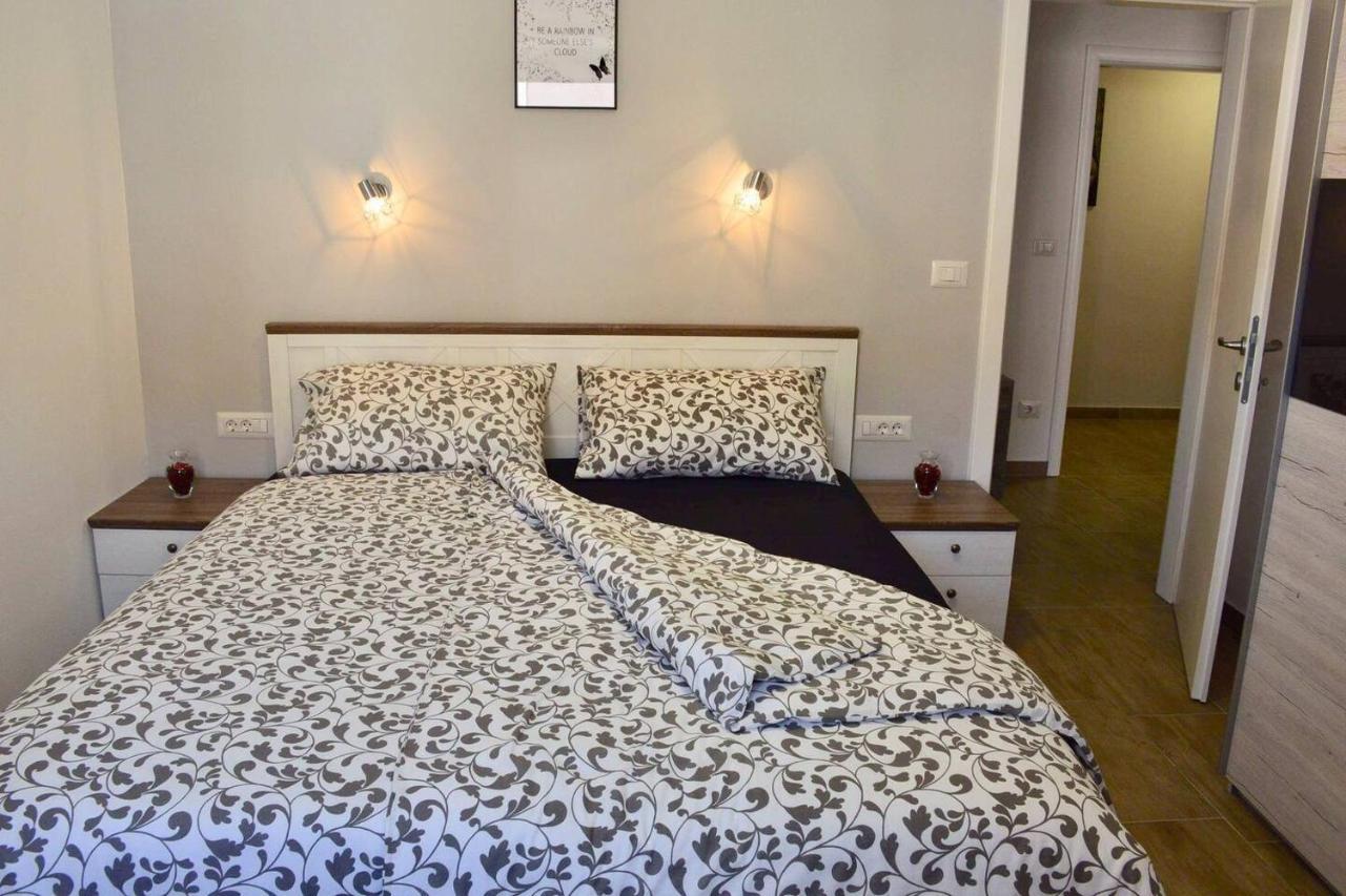 ורסאר Old Town Apartment Popovic מראה חיצוני תמונה