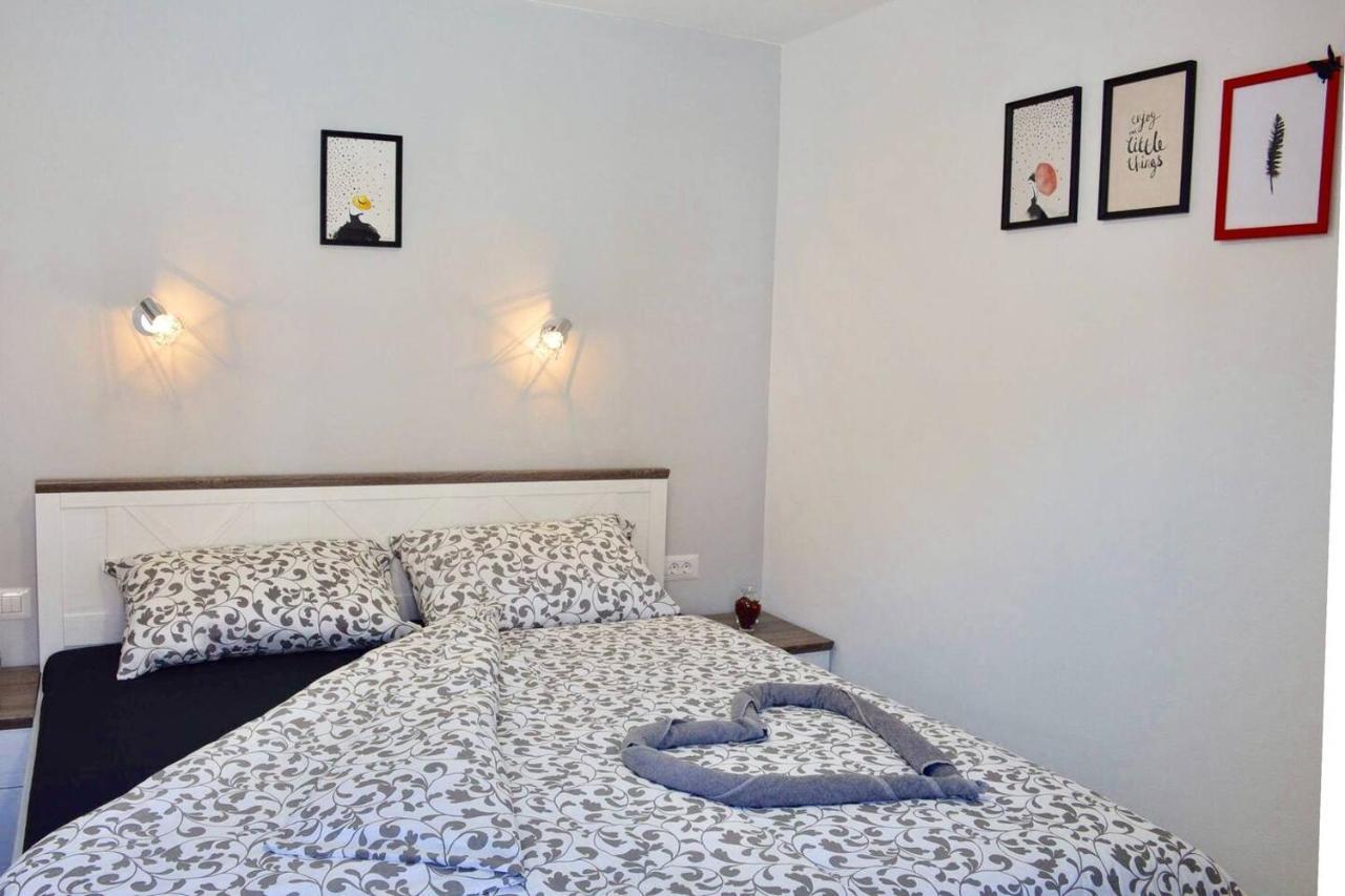 ורסאר Old Town Apartment Popovic מראה חיצוני תמונה